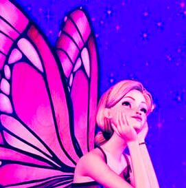 Barbie and Mariposa looking at the sky.